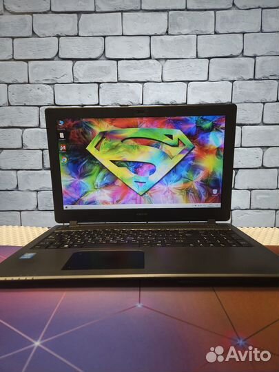 Игровой ноутбук i5. С гарантией. Работает отлично