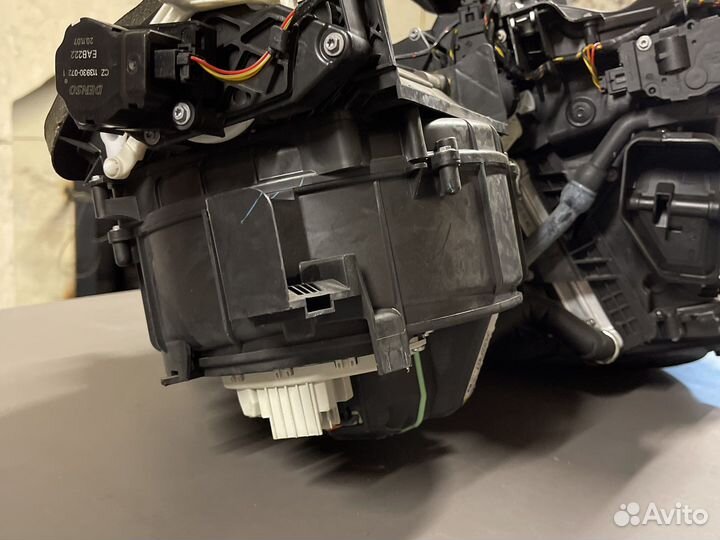 Корпус печки с заслонкаии и моторчиком BMW E92