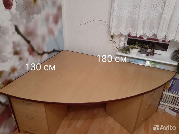 Стол угловой