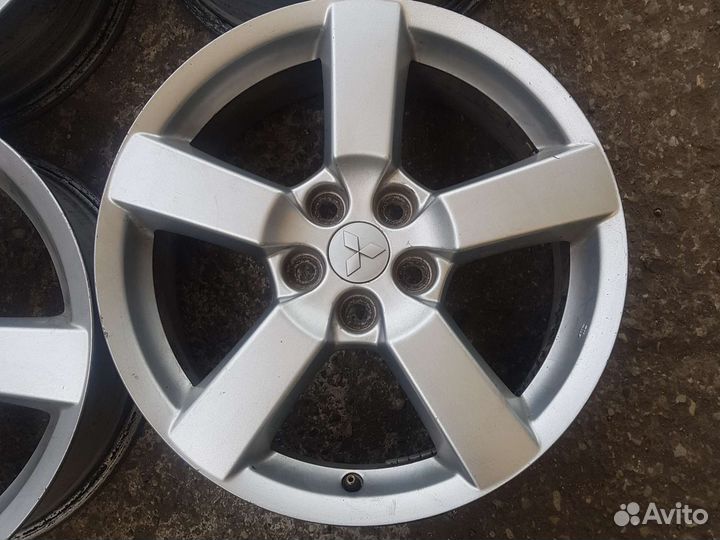Диски литые Б У R18 5/114,3 оригинальные