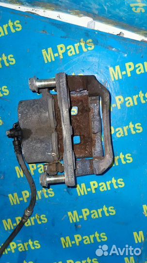 Суппорт передний левый Mazda Mpv LY3P L3VE