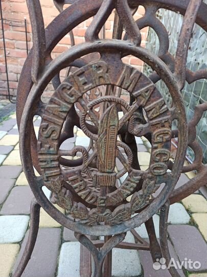 Швейная машина 