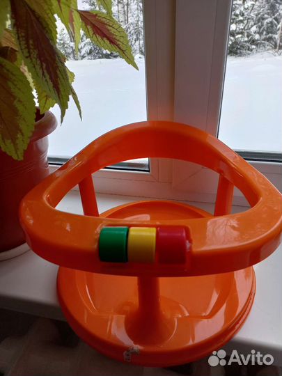 Стульчик для купания +круг в подарок