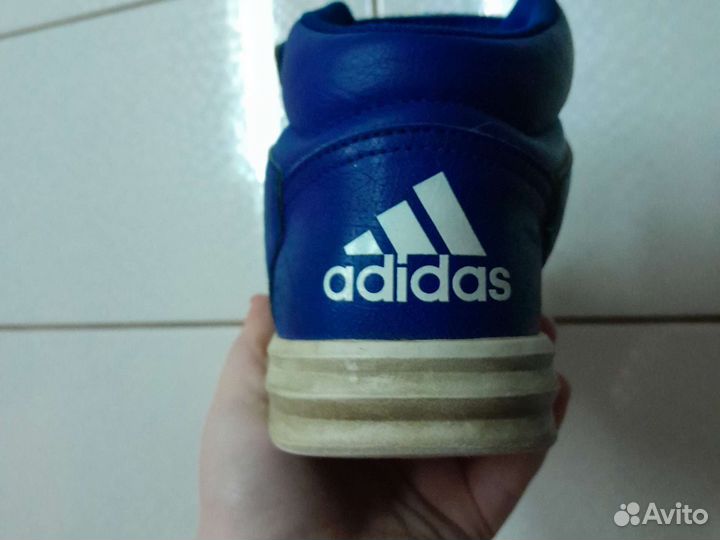 Кроссовки adidas