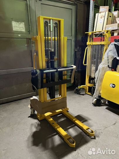 Штабелер, Ручной штабелер 1 т 2 м