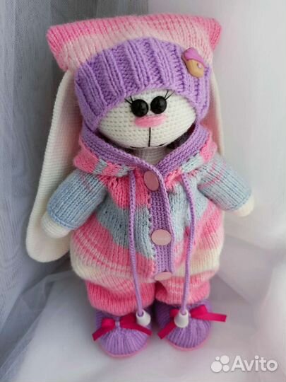 Вязаные игрушки Зайка тильда