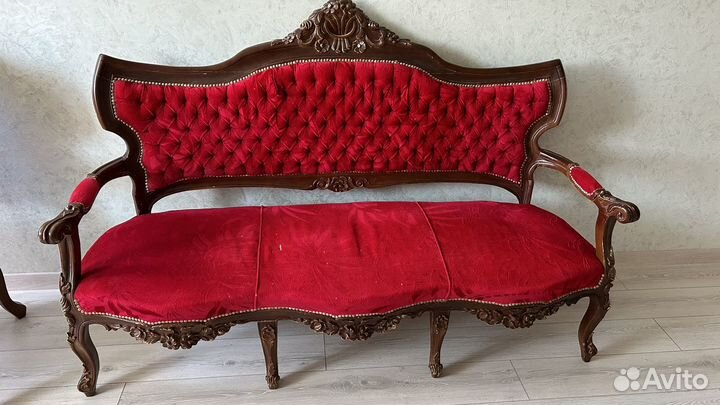 Диван и два кресла