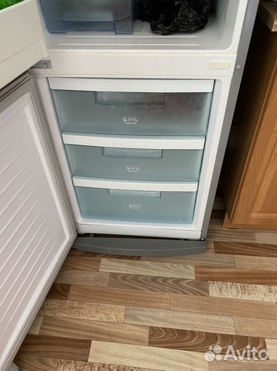 Холодильник daewoo