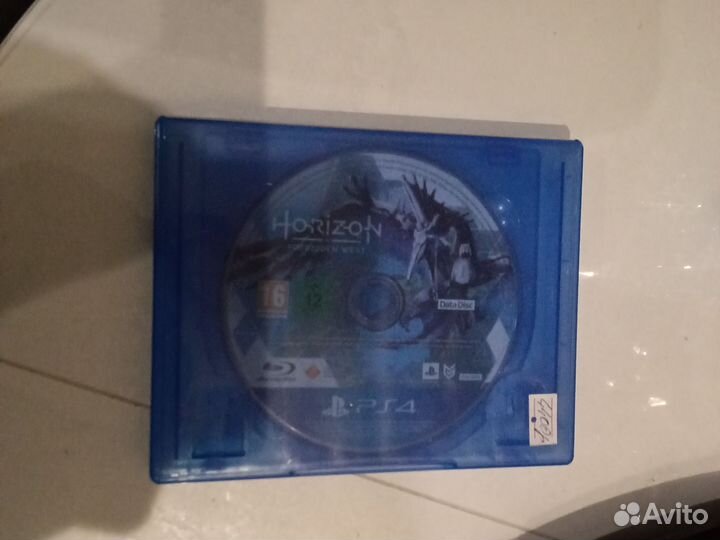 Диск на ps4 horizon forbidden west