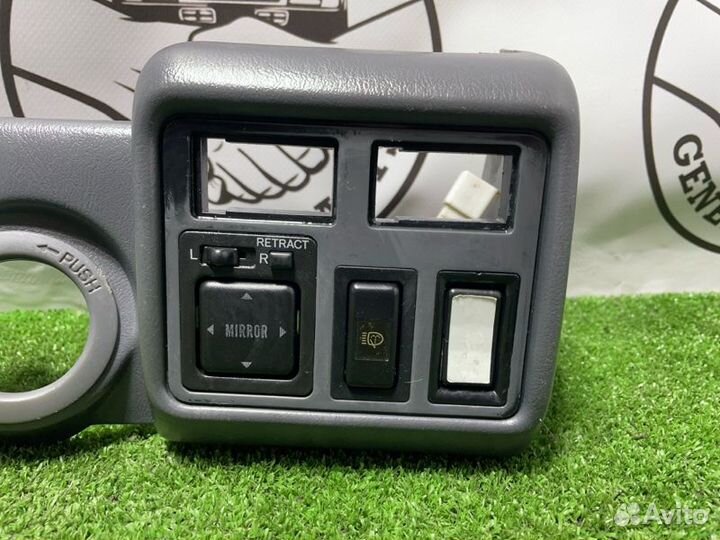 Консоль спидометра Toyota Land Cruiser HDJ81