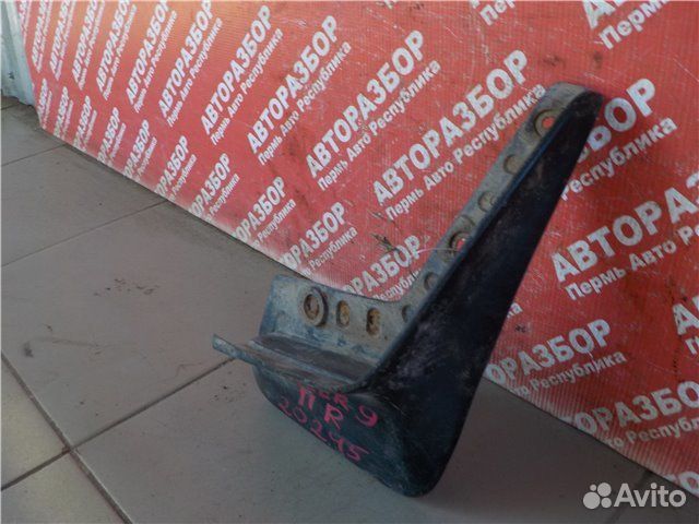 Брызговик передний правый Mitsubishi Lancer S82