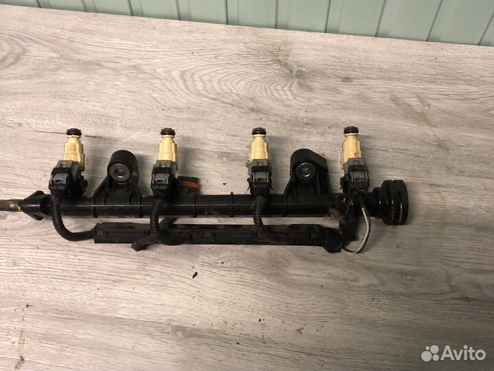 Топливная рампа с форсунками kia sportage 2