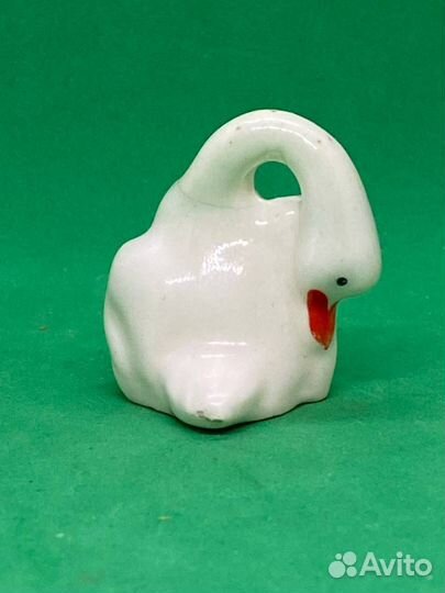 Фарфоровая статуэтка. СССР. лфз. «Лебедь»