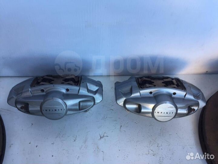 Комплект суппортов Акибоно на Infiniti Fx/QX70