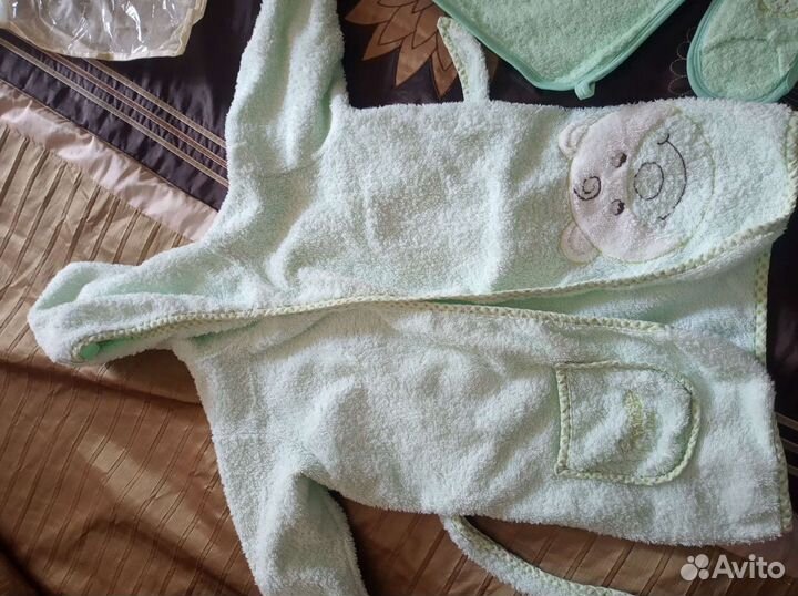 Халат, полотенце, тапочки