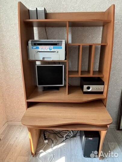 Компьютерный стол (ученический)