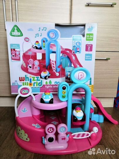 Гараж (трек) с 2 машинками ELC