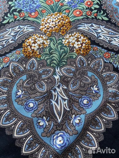 Павловопосадский шерстяной платок