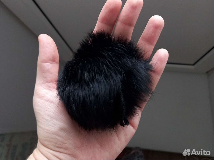 За 4 шт. Помпоны, натуральные