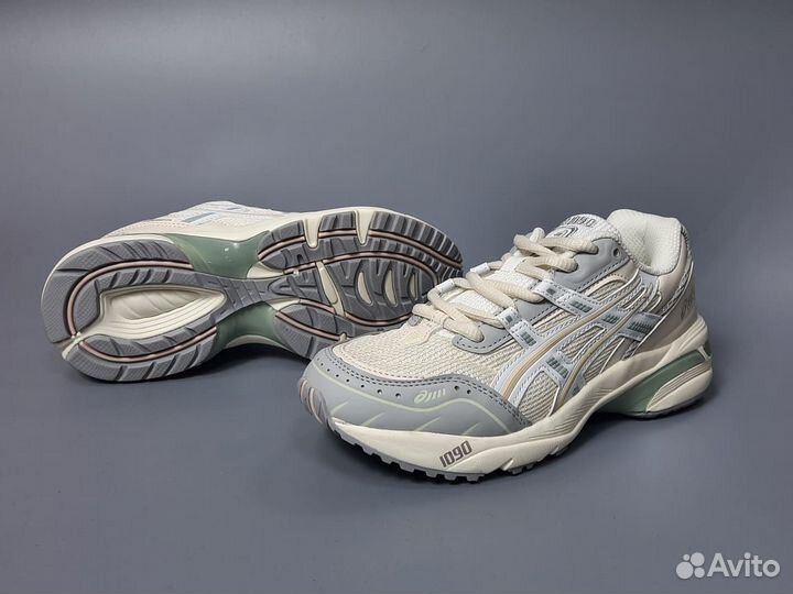 Кроссовки женские беговые asics