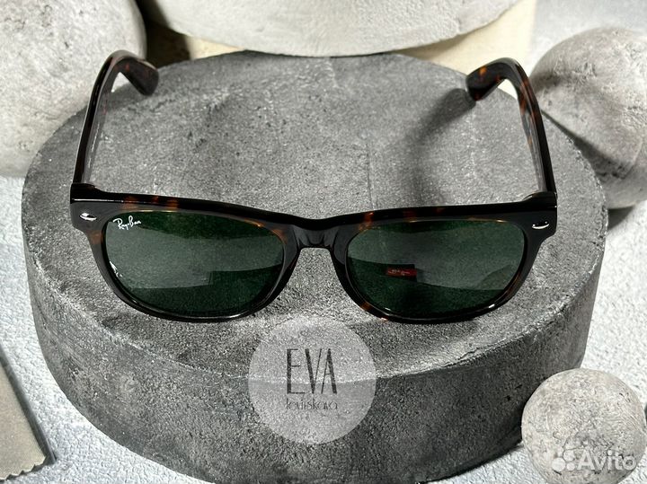 Очки Ray Ban New Wayfarer RB 2132 902