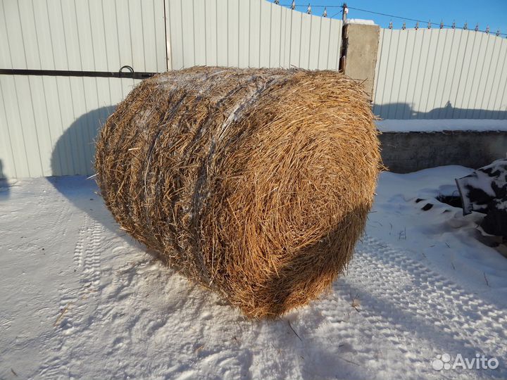 Солома в рулонах