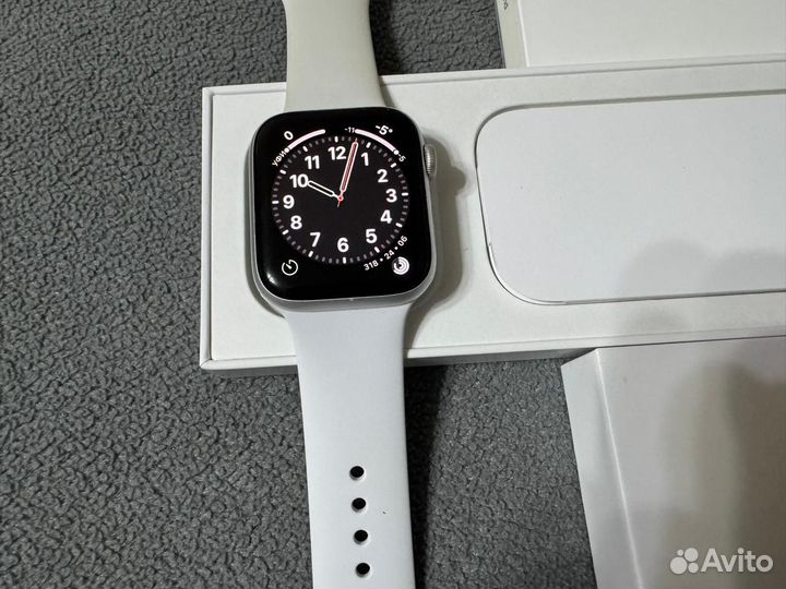 Apple Watch SE 44 mm как новые