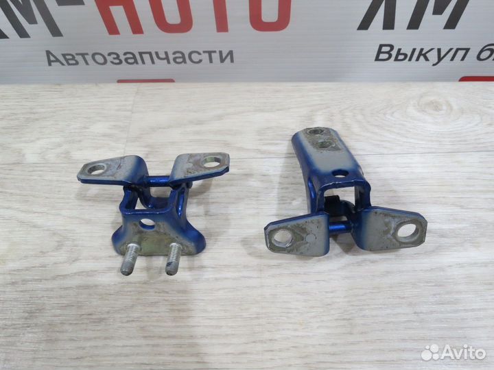 Петля двери Mitsubishi Lancer X