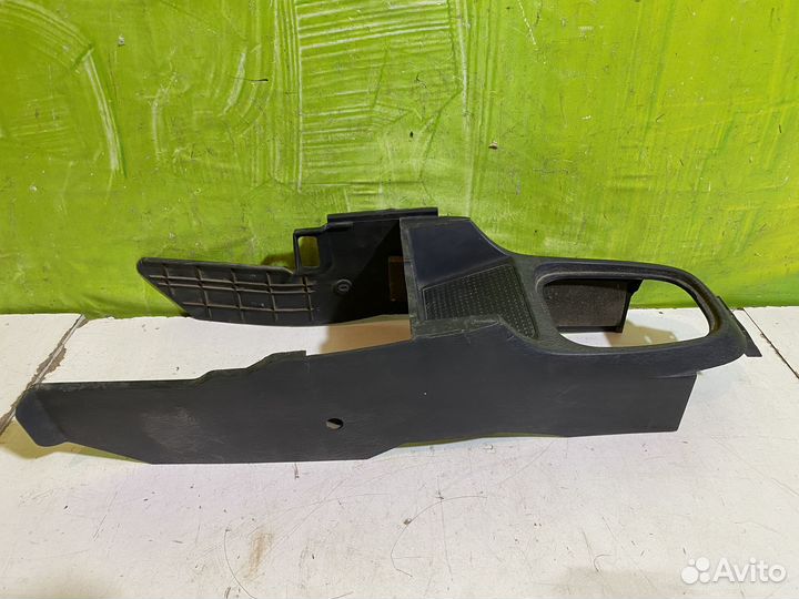 Консоль воздухозаборник Mitsubishi Carisma