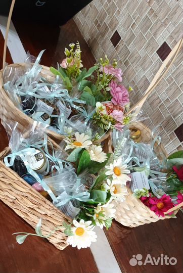 Корзинка подарочная подарок