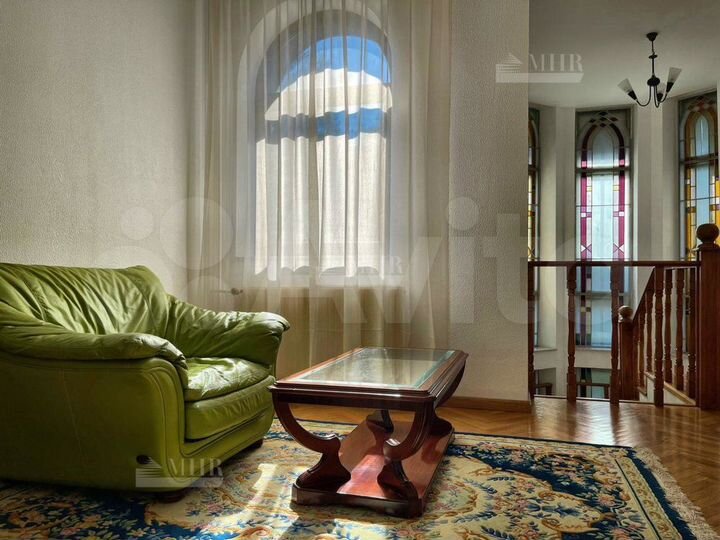 Дом 430 м² на участке 14 сот.