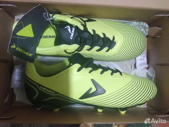 Футбольные бутсы