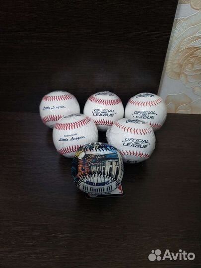 Бейсбольная перчатка