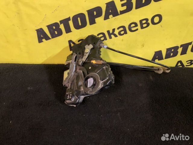Замок двери Toyota Corolla 150