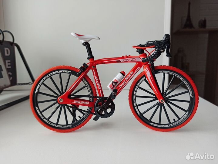 Модель велосипеда 1:10 новый