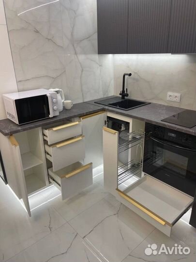 Кухня угловая современная. Рассрочка