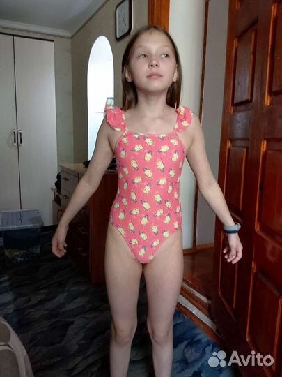 Купальник на девочку 128 новый