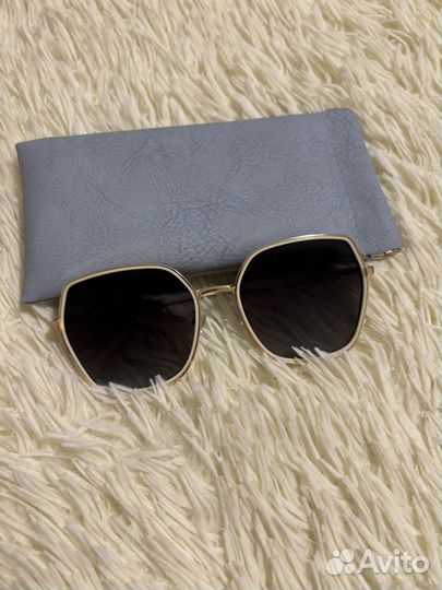 Солнечные очки женские