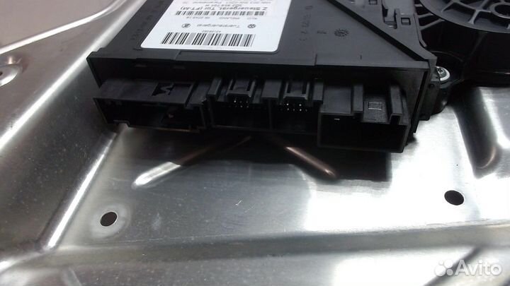 Стеклоподъемник электрический Volkswagen Phaeton