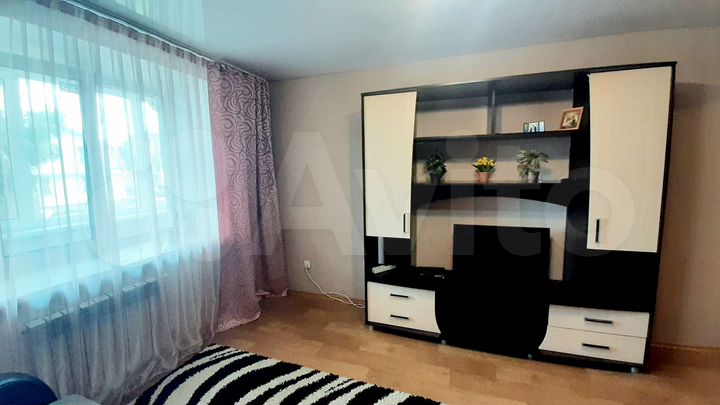 1-к. квартира, 42 м², 1/3 эт.