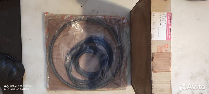 Плавающее уплотнение Hitachi 4066695
