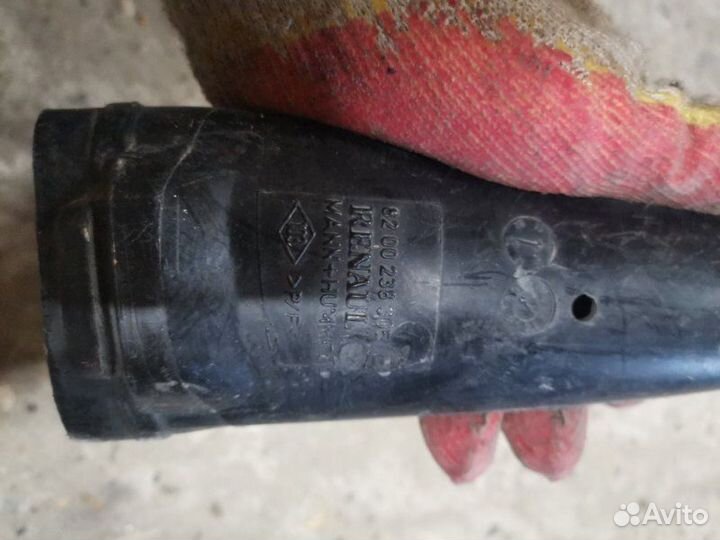 Патрубок воздушного фильтра Renault Sandero 2011