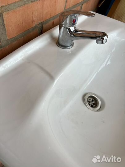 Раковина тюльпан со смесителем