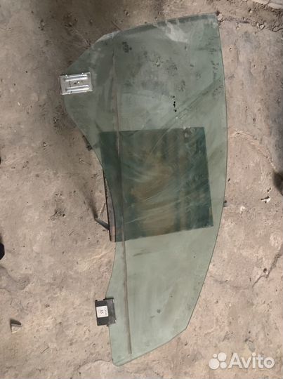 Стекло переднее правое bmw 6 e63 e64 e65
