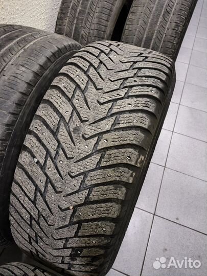 Nokian Tyres Hakkapeliitta 8 SUV 285/65 R17 116T