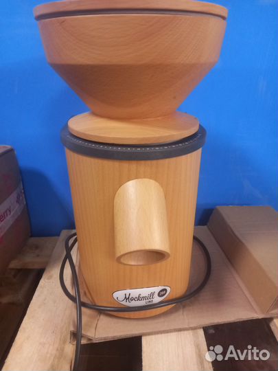 Электрическая мельница Mockmill Lino 200