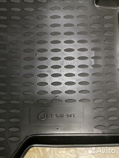 Коврики в салон Mitsubishi Pajero на 3 модели