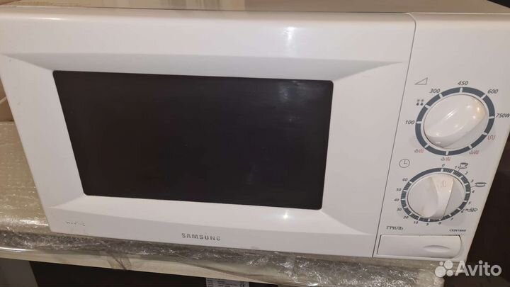 Микроволновая свч печь Samsung CE2618NR