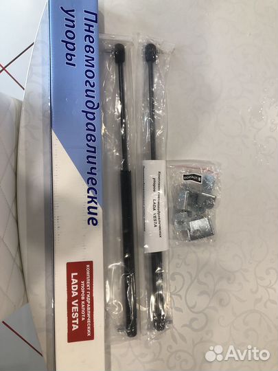 Газовые упоры капота vesta