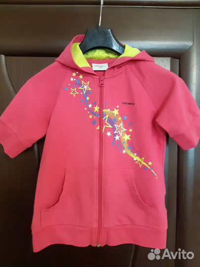 Спортивная кофта с капюшоном 134 см